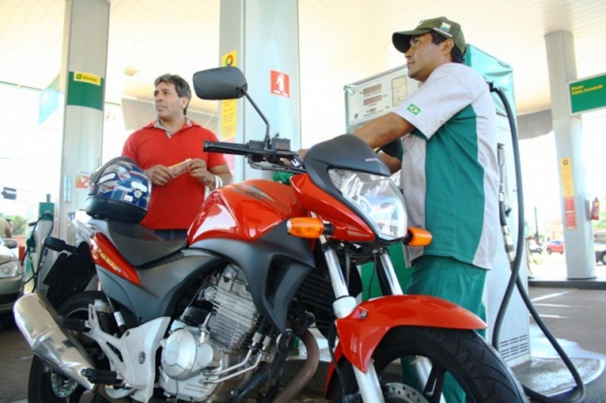 Economizar a gasolina da moto